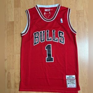 Mitchell & Ness Chicago Bulls 08-09 Derrick Rose Jersey
